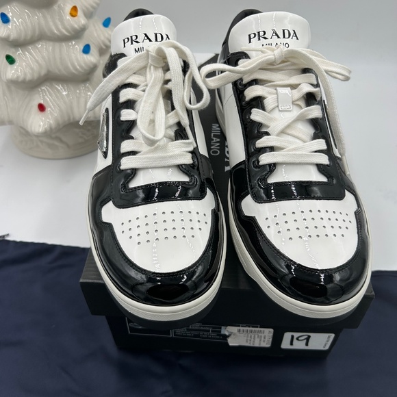 Men’s Prada downtown triangle logo leather sneakers size 9.5 fits 10.5 US - Picture 4 of 11